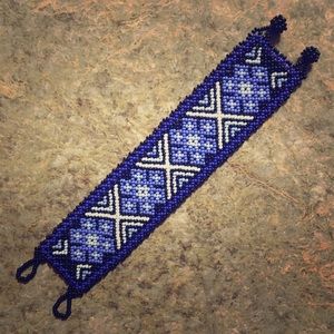 Glass beaded bracelet with purple flower Mandalas